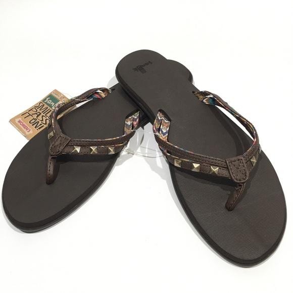 SANUK GILDED GIRL STUDDED FLIP FLOP SANDALS -YOGA MAT INSOLE -BROWN -US 9 -NEW - Picture 2 of 9